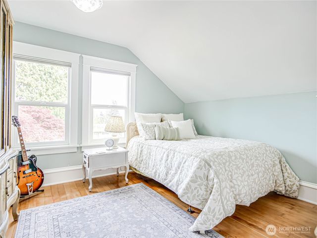 4026 Burke Avenue N, Seattle, WA 98103