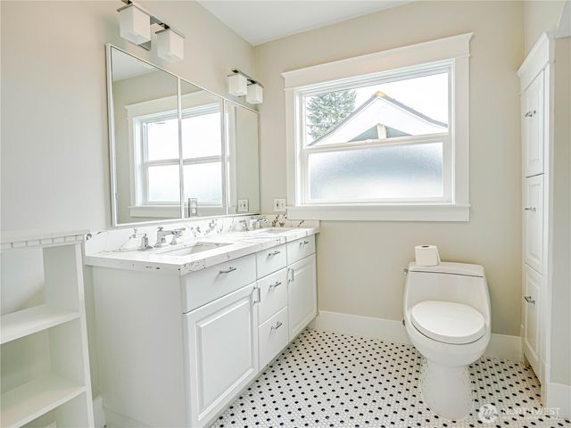 4026 Burke Avenue N, Seattle, WA 98103