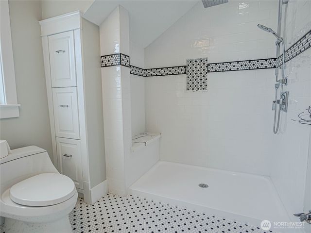 4026 Burke Avenue N, Seattle, WA 98103
