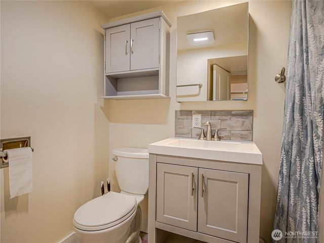 4026 Burke Avenue N, Seattle, WA 98103