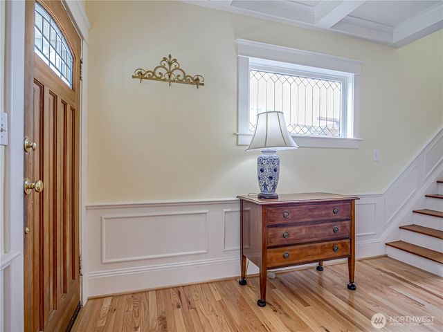 4026 Burke Avenue N, Seattle, WA 98103