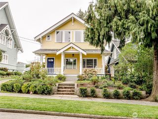 4026 Burke Avenue N, Seattle, WA 98103