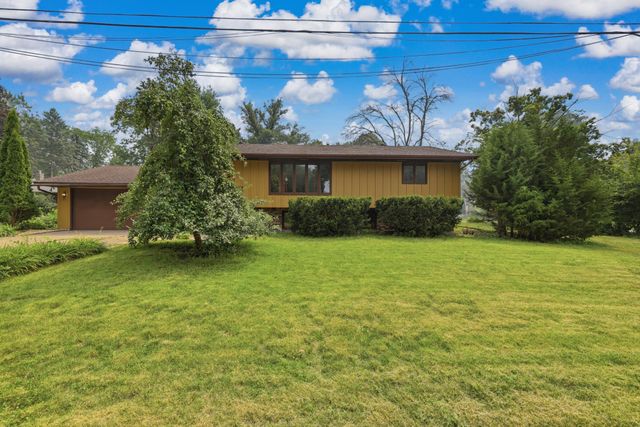 2028 Dotte Drive, White Bear Lake, MN 55110