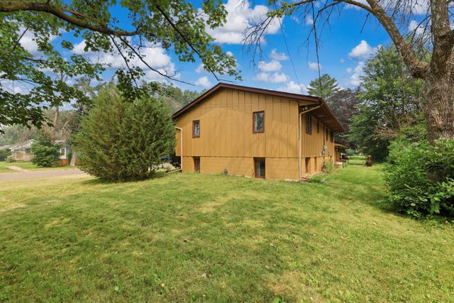 2028 Dotte Drive, White Bear Lake, MN 55110