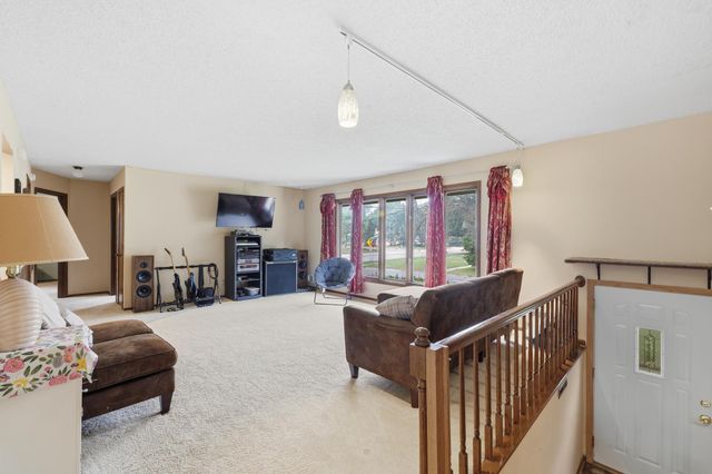 2028 Dotte Drive, White Bear Lake, MN 55110