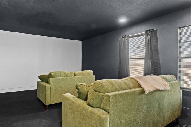 15285 skaggs, Atascosa, TX 78002