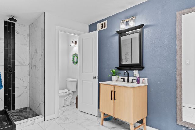 15285 skaggs, Atascosa, TX 78002