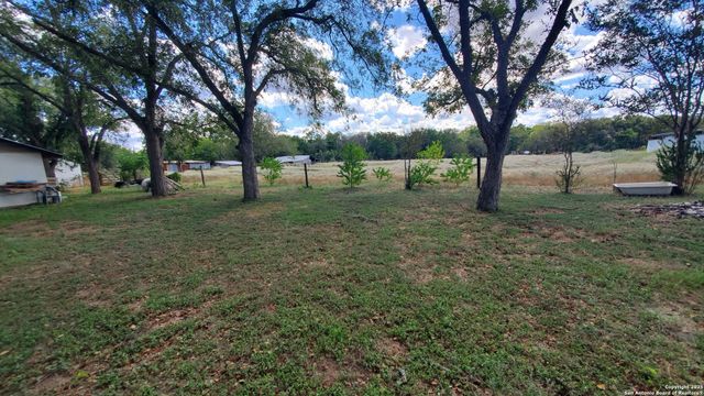 15285 skaggs, Atascosa, TX 78002
