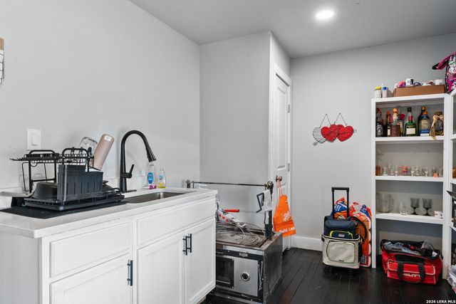 15285 skaggs, Atascosa, TX 78002