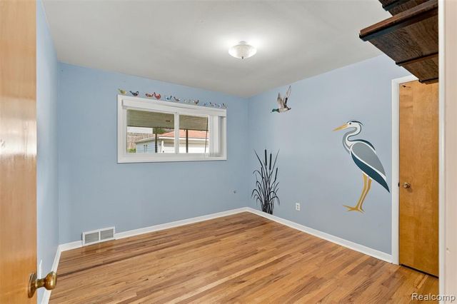 1199 N Stephen Avenue, Clawson, MI 48017