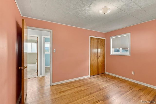 1199 N Stephen Avenue, Clawson, MI 48017