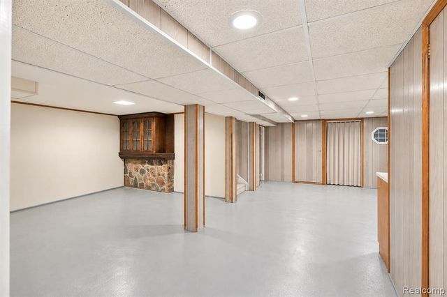 1199 N Stephen Avenue, Clawson, MI 48017