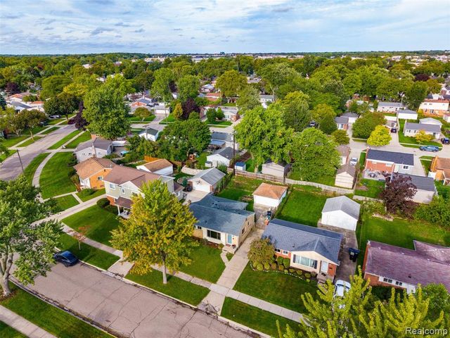 1199 N Stephen Avenue, Clawson, MI 48017