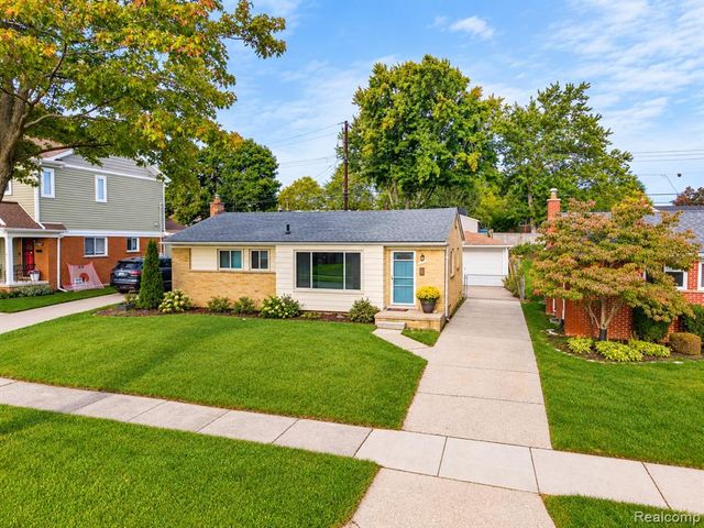 1199 N Stephen Avenue, Clawson, MI 48017