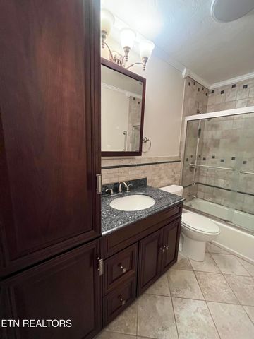 305 Grandeur Drive, Knoxville, TN 37920