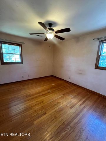 305 Grandeur Drive, Knoxville, TN 37920