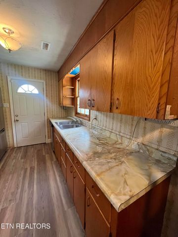 305 Grandeur Drive, Knoxville, TN 37920