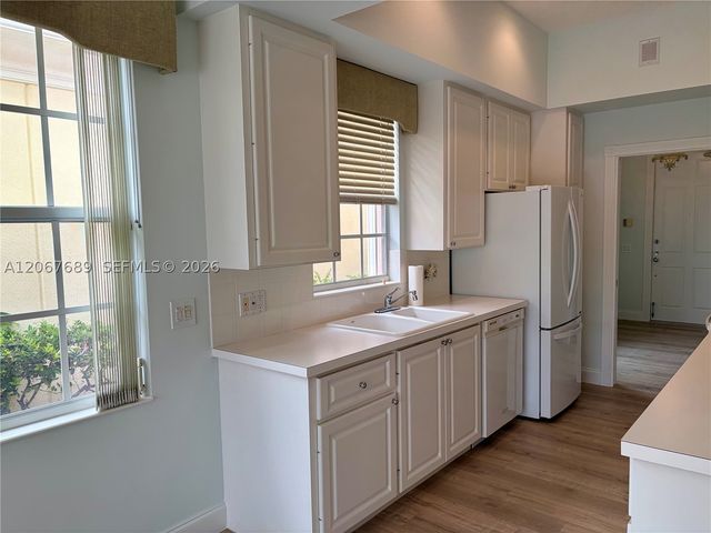 2786 James River Rd, West Palm Beach, FL 33411