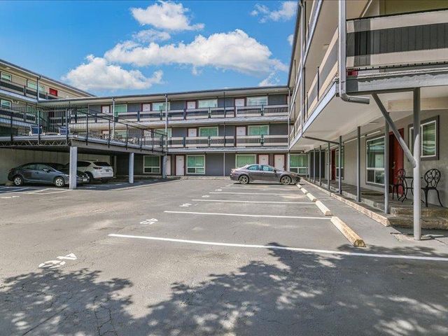 3110 Red River ST D-212, Austin, TX 78705