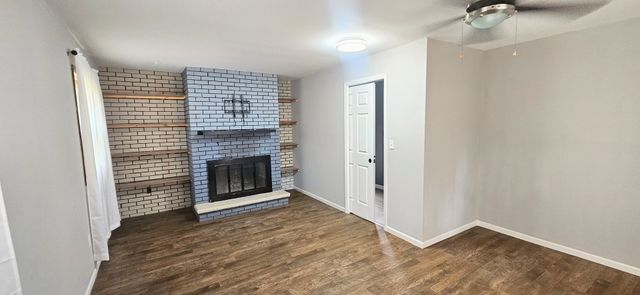 909 E Lake Street, Aurora, IL 60506