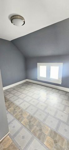 909 E Lake Street, Aurora, IL 60506