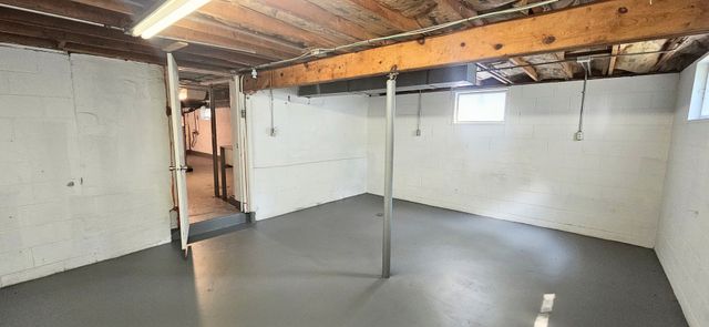 909 E Lake Street, Aurora, IL 60506
