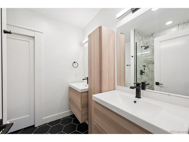 3124 N Gilpin St, Denver, CO 80205