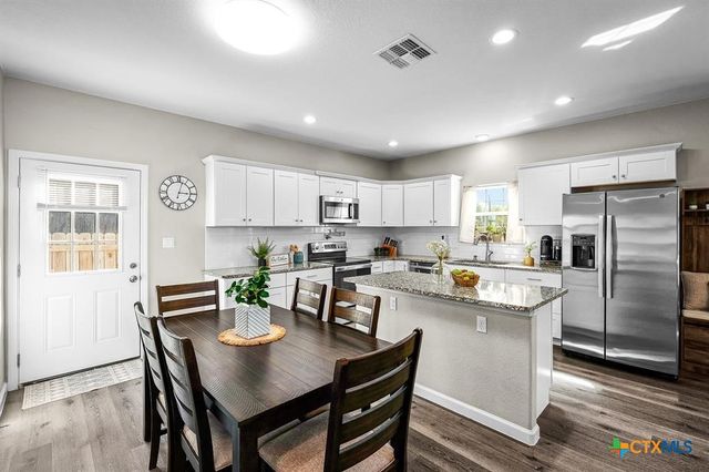 224 Spruce Avenue, Luling, TX 78648