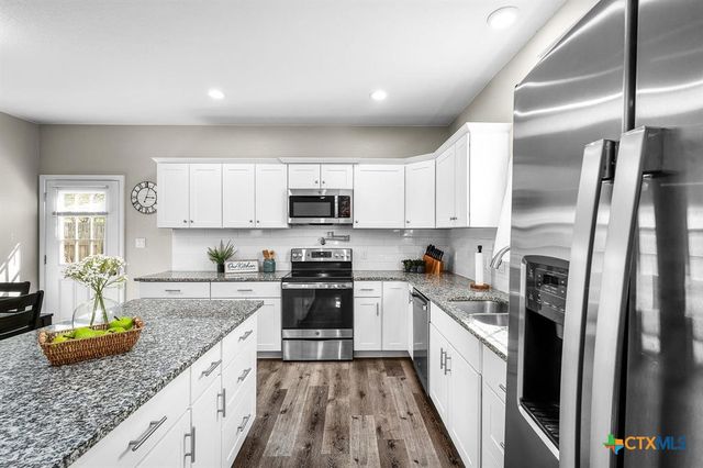 224 Spruce Avenue, Luling, TX 78648