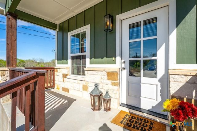 224 Spruce Avenue, Luling, TX 78648