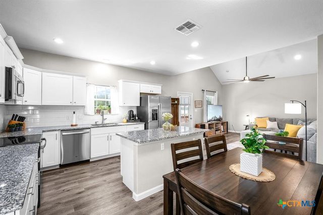 224 Spruce Avenue, Luling, TX 78648