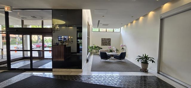 6171 N Sheridan Road 2307, Chicago, IL 60660