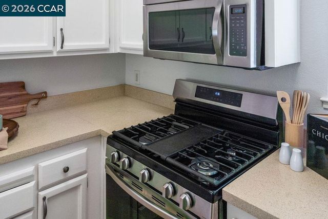 208 Commodore Dr, Richmond, CA 94804
