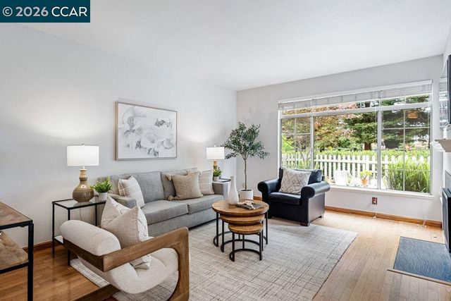208 Commodore Dr, Richmond, CA 94804