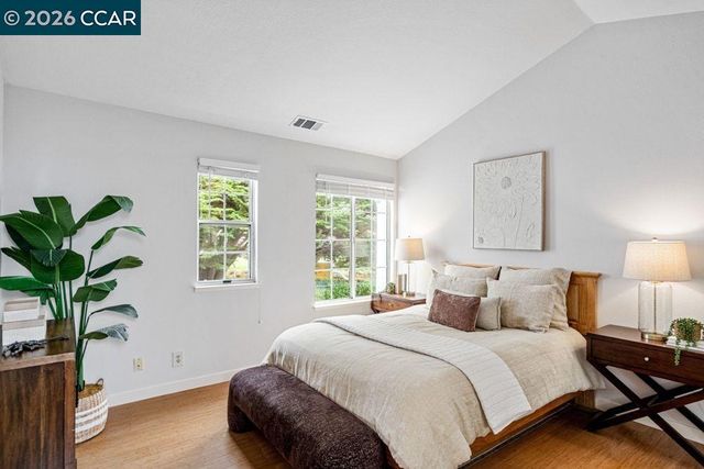 208 Commodore Dr, Richmond, CA 94804