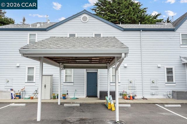 208 Commodore Dr, Richmond, CA 94804