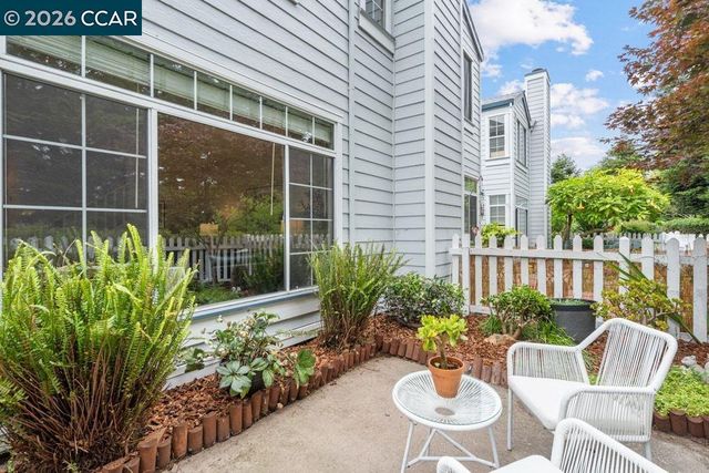 208 Commodore Dr, Richmond, CA 94804