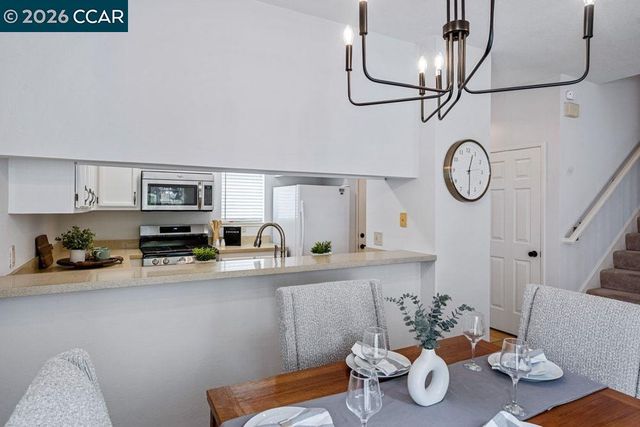 208 Commodore Dr, Richmond, CA 94804