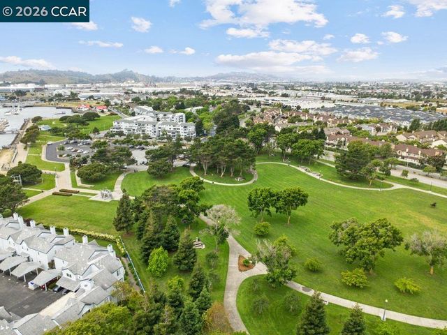 208 Commodore Dr, Richmond, CA 94804