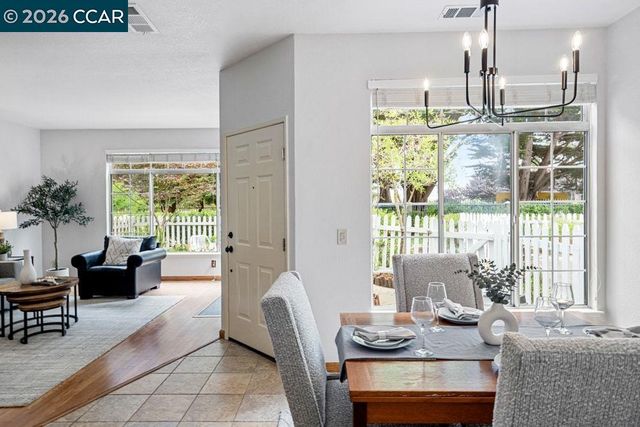 208 Commodore Dr, Richmond, CA 94804