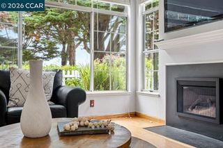 208 Commodore Dr, Richmond, CA 94804