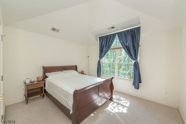 121 Turlington Ct, Livingston Twp., NJ 07039