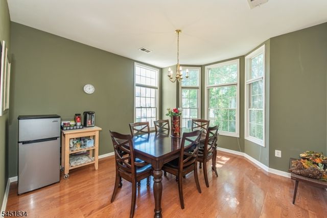 121 Turlington Ct, Livingston Twp., NJ 07039