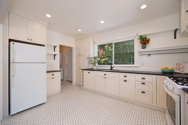 2232 Gerber Ave, Sacramento, CA 95817