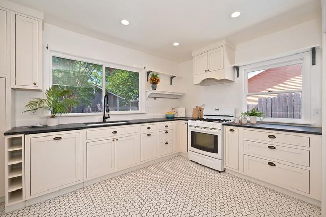 2232 Gerber Ave, Sacramento, CA 95817