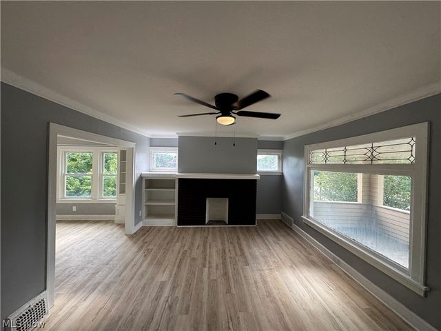 10502 Miles Avenue, Cleveland, OH 44105