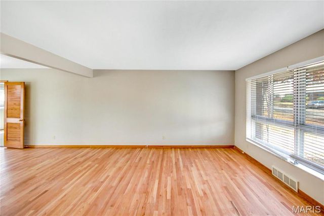 1011 Chartres Avenue, St Louis, MO 63132