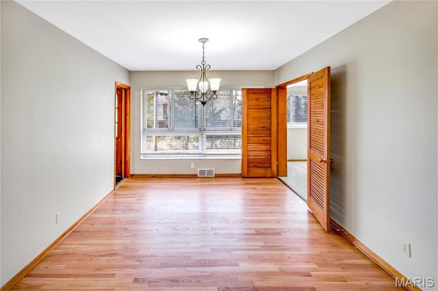 1011 Chartres Avenue, St Louis, MO 63132