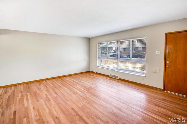 1011 Chartres Avenue, St Louis, MO 63132