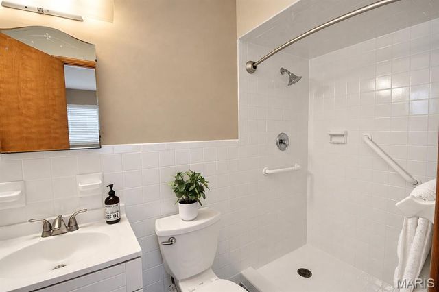 1011 Chartres Avenue, St Louis, MO 63132